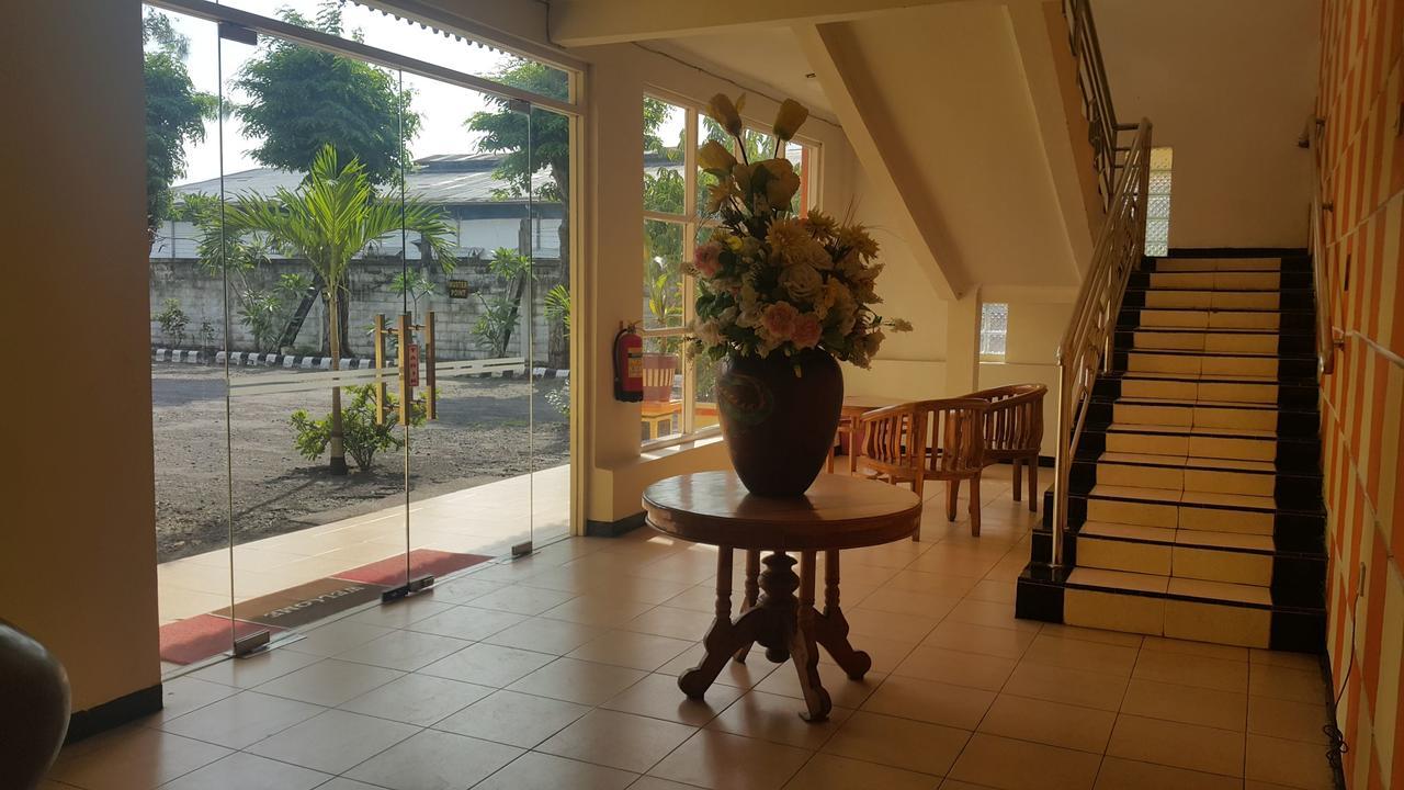 Sinar Bintang Hotel Cepu Kültér fotó